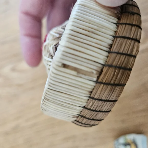 Ojibwe Native American Indian Porcupine Quill Birch Bark Box Fiber Arts